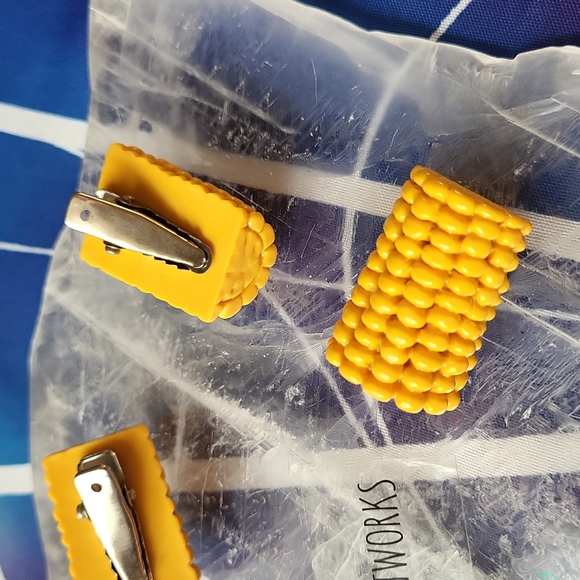 🌽 CORN!! Hairclips - Picture 2 of 5